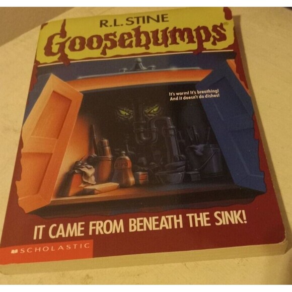 R.L. Stine's Goosebumps Book #30 It Came From Beneath The Sink! Preowned - Picture 5 of 7
